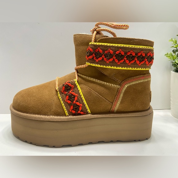 NEW UGG Classic Mini II Braid Suede Wool Women’s Platform Boots 1138492 9,11 - Picture 7 of 9